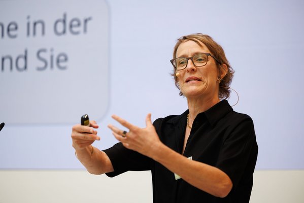 Dr. Irene Somm (Deutsche Gesellschaft für Ambulante Allgemeine Pädiatrie e. V.)