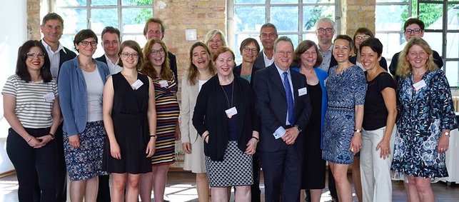 Gruppenbild Expert*innen auf BBF-Fachkonferenz